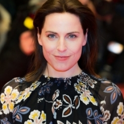 Antje Traue